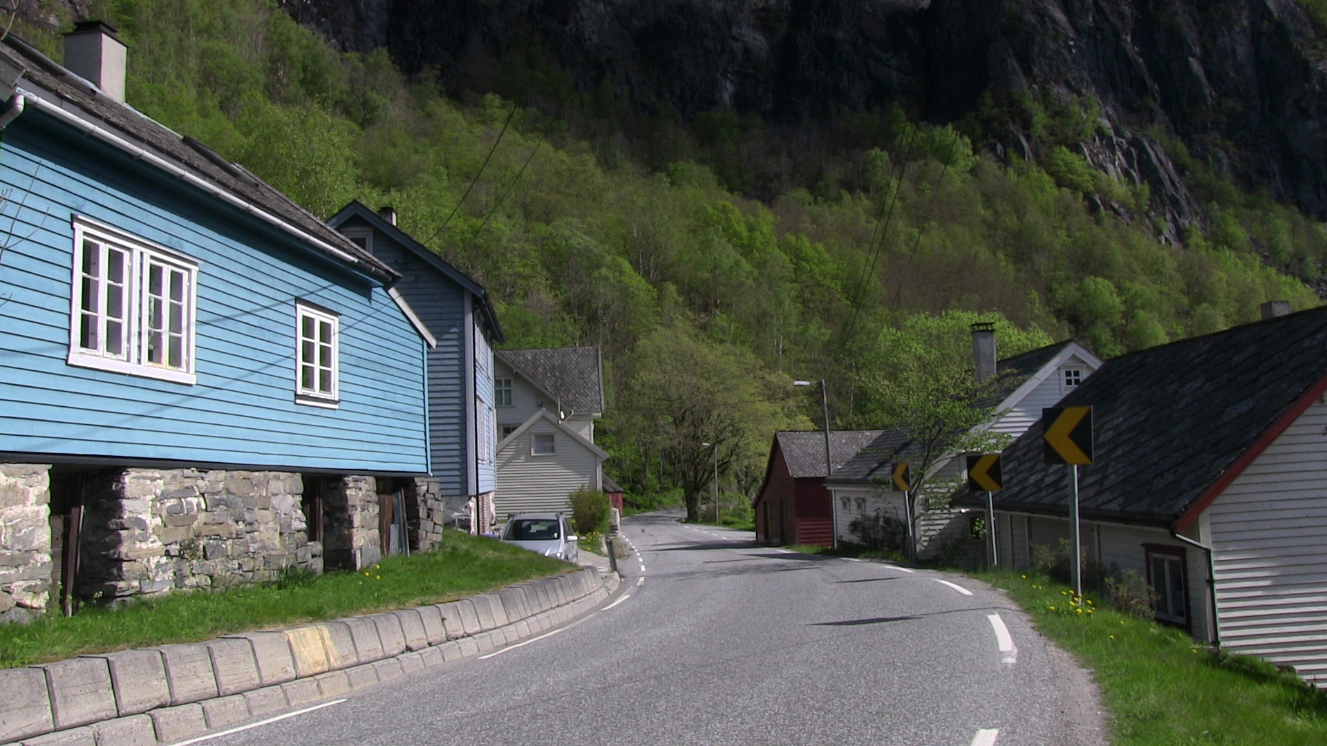 National Road 13 through Øvre Vassenden © Anne Gullbjørg Digranes