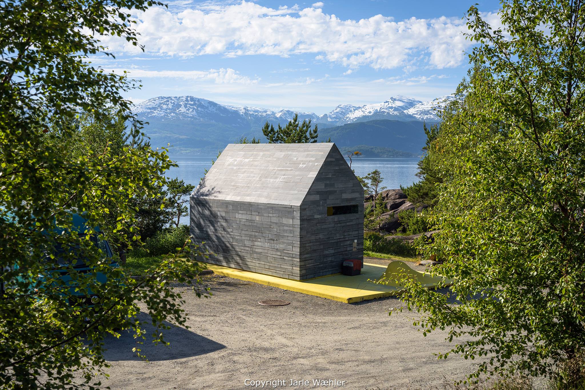 Toalettbygg, Hereiane rasteplass. © National Tourist Routes in Norway. Foto Jarle Wæhler.